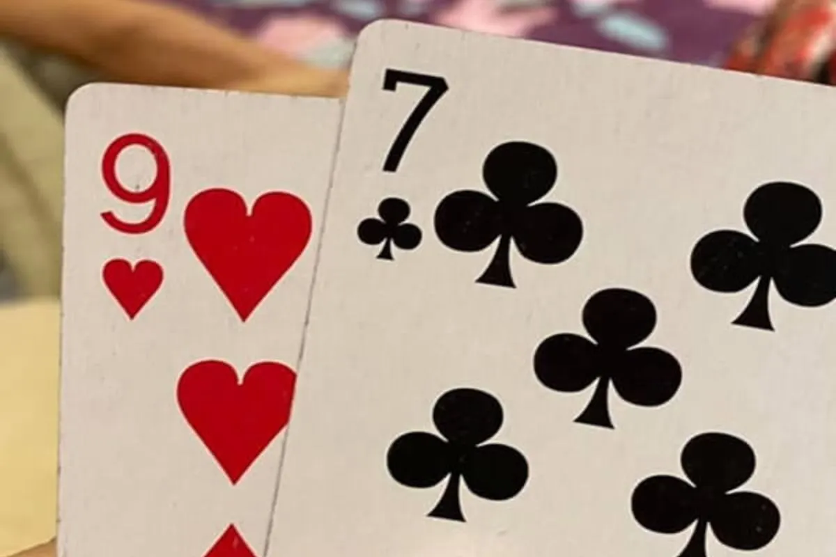 16 điểm nên bốc thêm bài hay nên dằn non