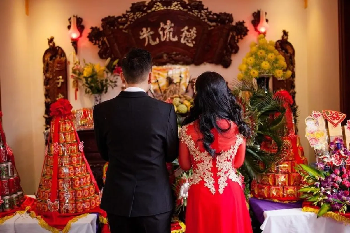 đi trên đường gặp đám cưới đặt cược con gì