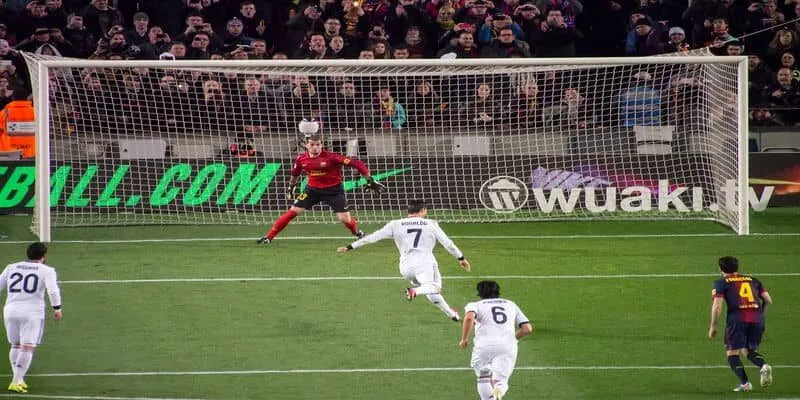 Anh 7 bị gọi là penaldo vì… sút quá uy tín